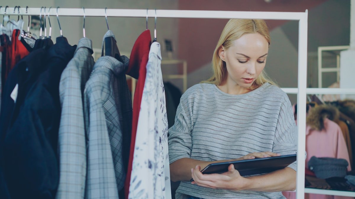 How to Build a Homepage That Converts Visitors Into Customers
